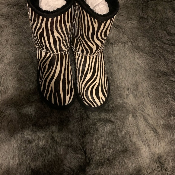 Ugg classic short boots - Picture 5 of 6